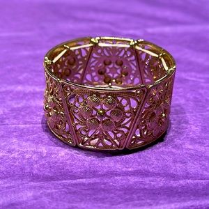 ✨ flower 🌸 bracelet ✨